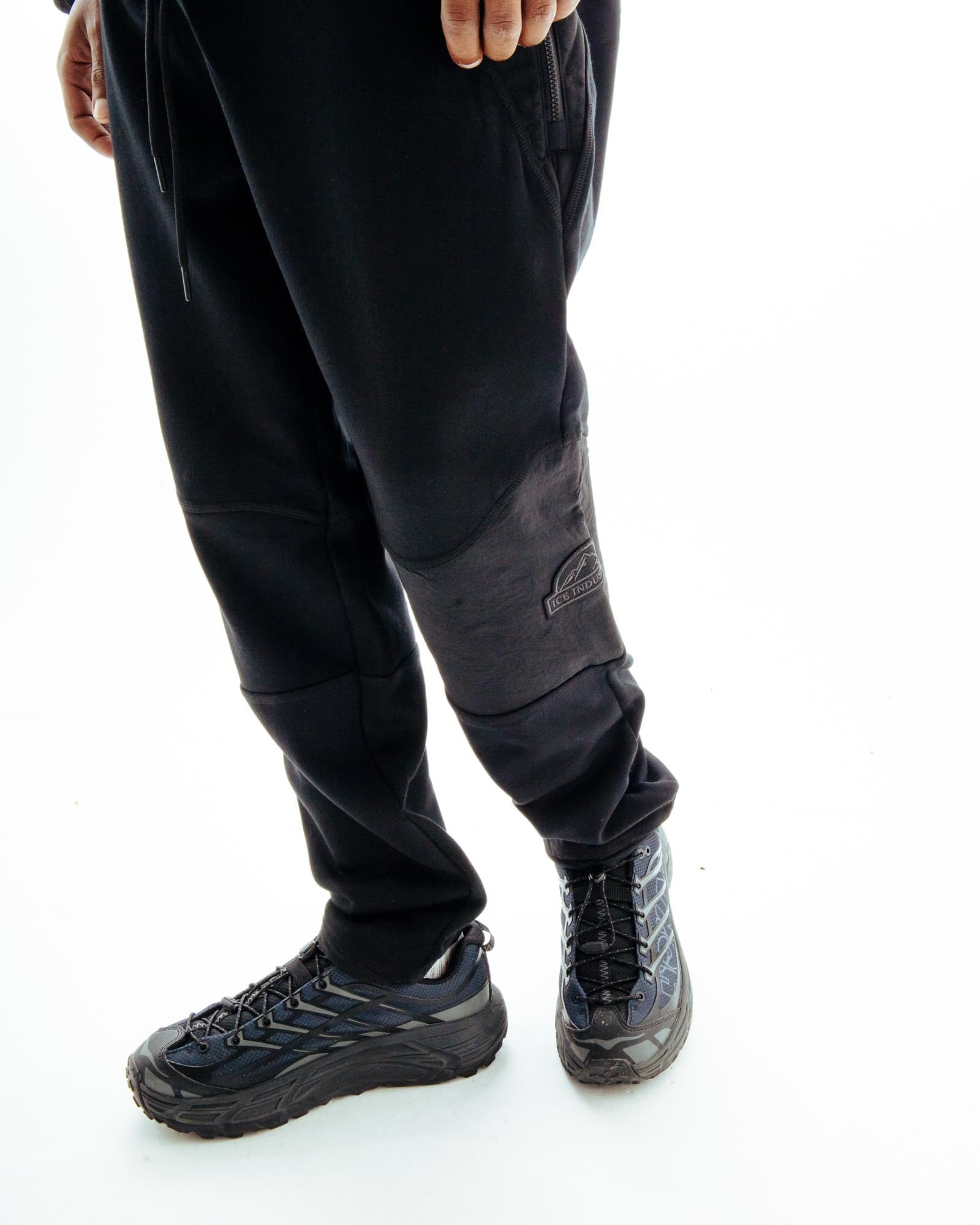 Jogging Oscura — Ice Industry