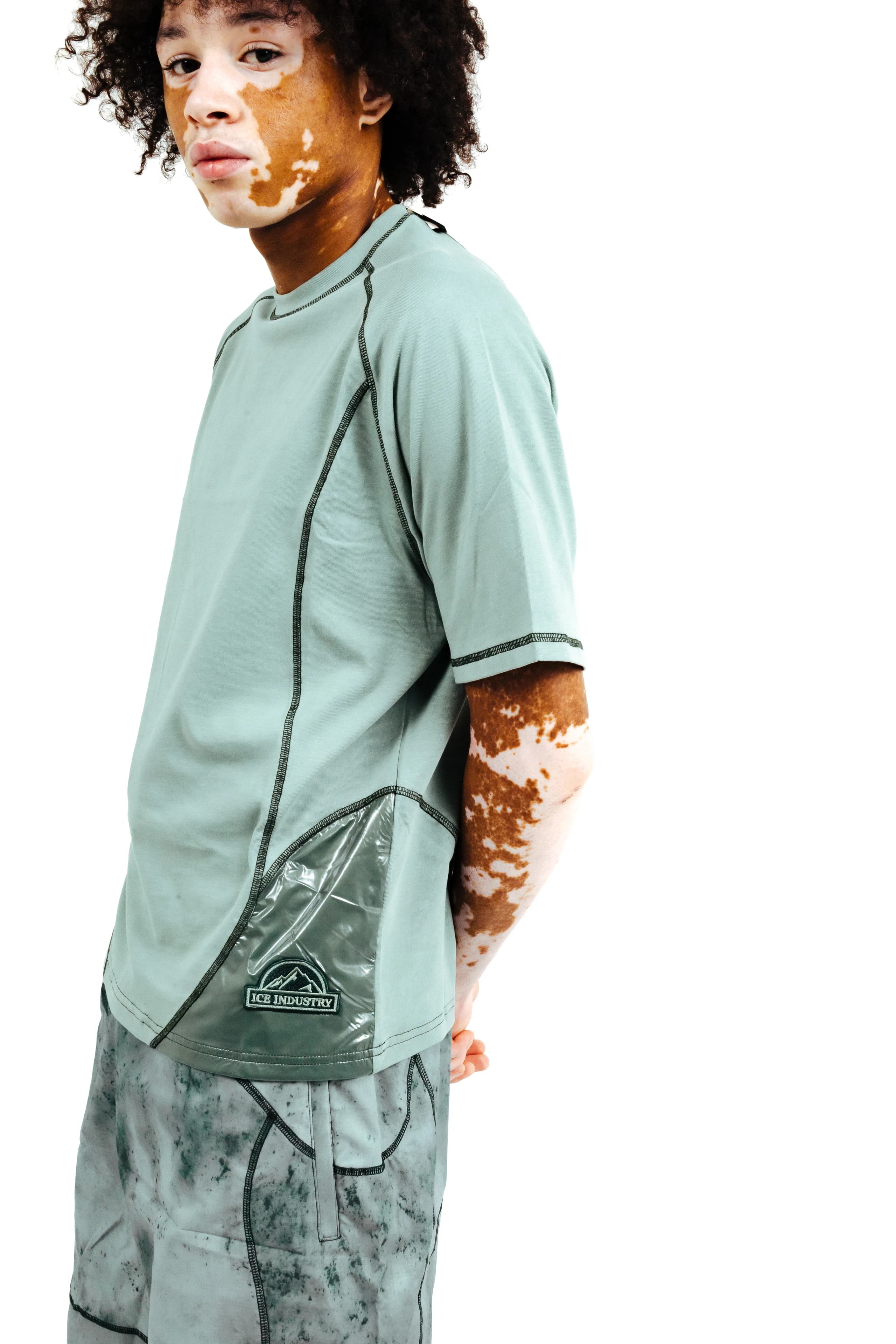 T-shirt Uniform — vue 2