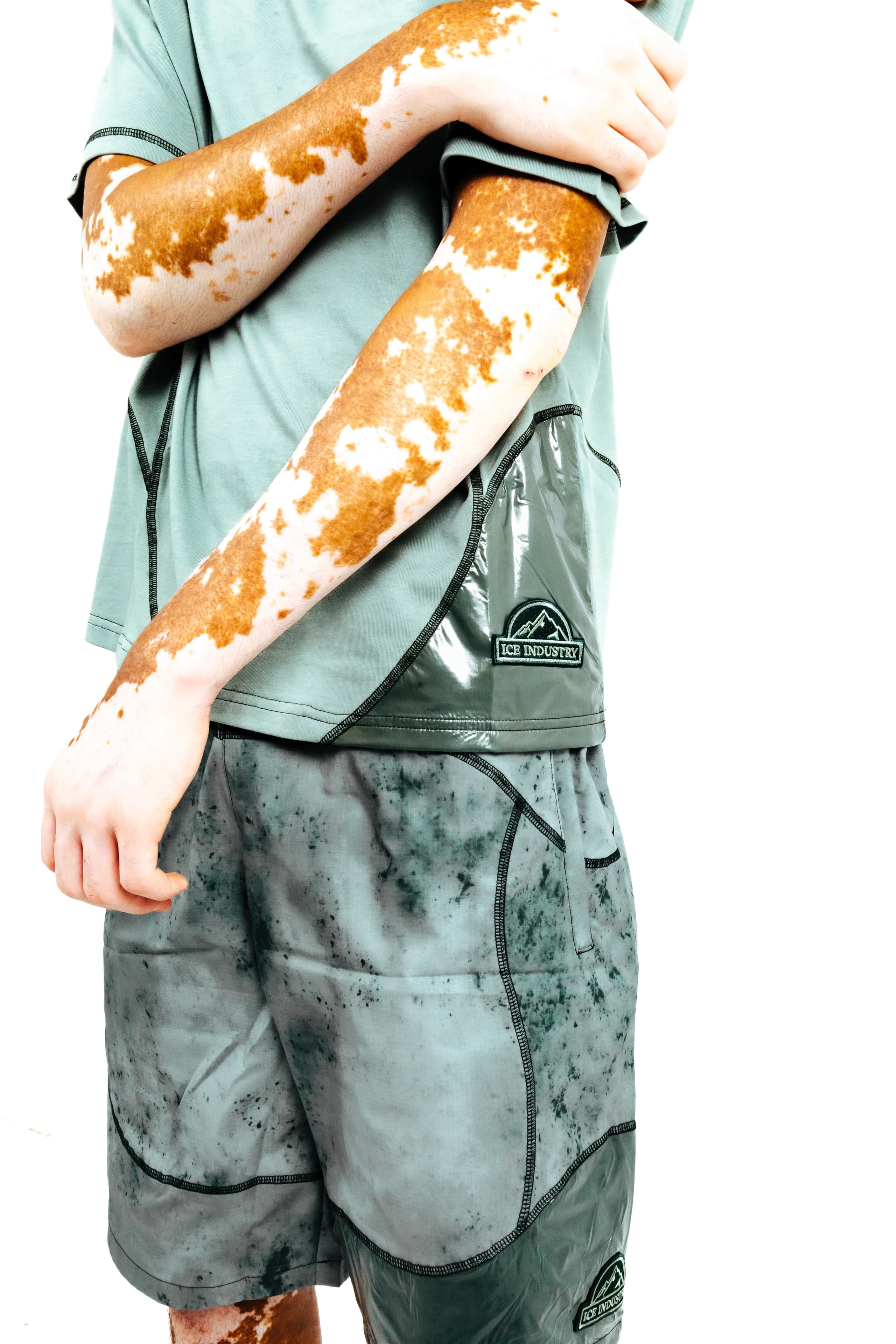 Short Uniform — vue 2
